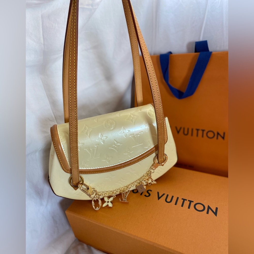 SOLD****Authentic Louis Vuitton Biscayne Bay Vernis PM Patent Leather Bag